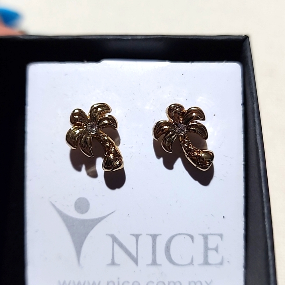 Palm 🌴 earrings